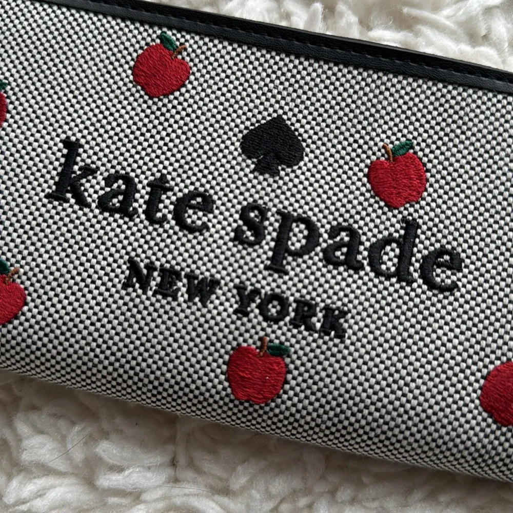 🆕 Kate‎ Spade Wallet
